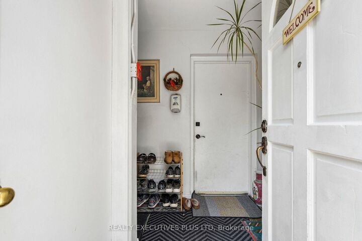 Property Photo: 74 Calstock Drive ON M9V 1H2