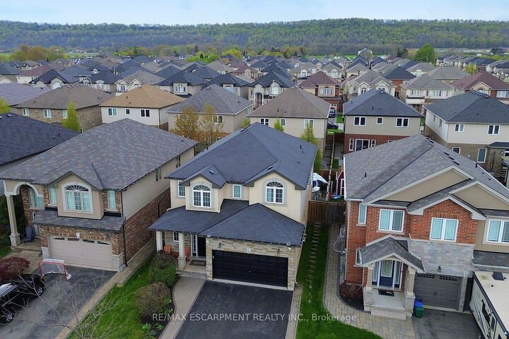 Property Photo:  74 Lampman Drive  ON L3M 0E7 