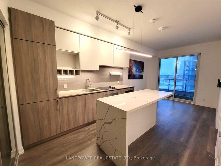 Property Photo:  950 Portage Parkway 2905  ON L4K 0J7 