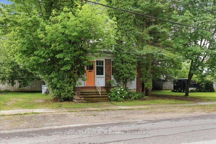 Property Photo: 144 Davidson Avenue S ON N4W 2J6