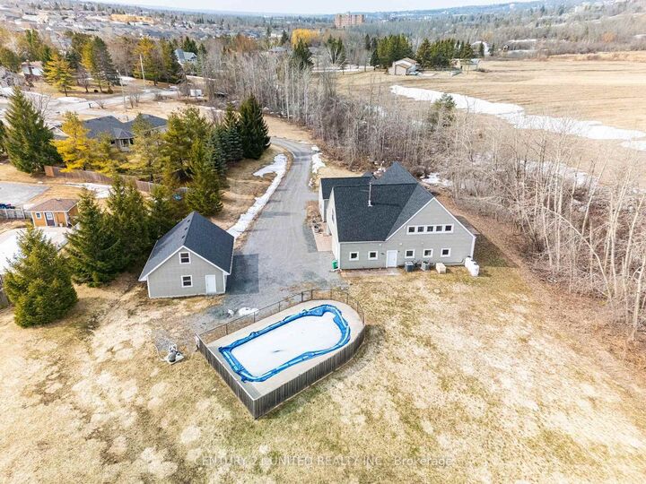 590 Maniece Avenue — photo 1