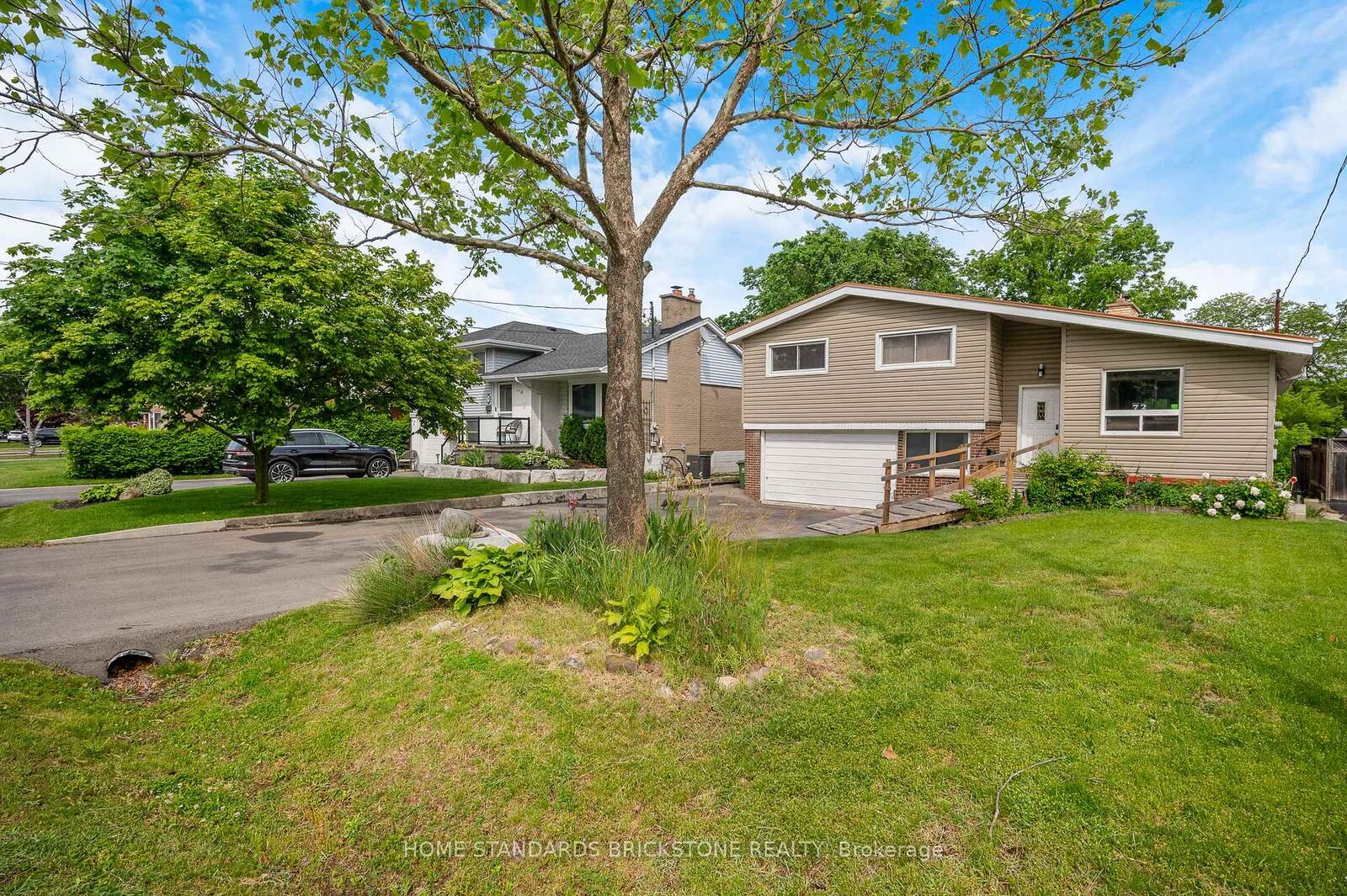 Property Photo: 72 Mountain Avenue N ON L8G 3P5