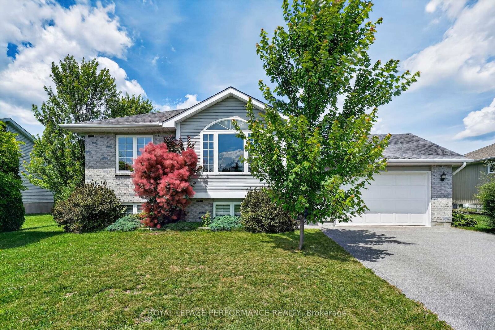 Property Photo:  79 Hickory Street  ON K0C 1M0 
