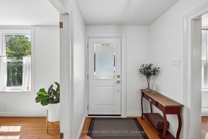 Property Photo: 37 Arnold Crescent ON L4C 3R6