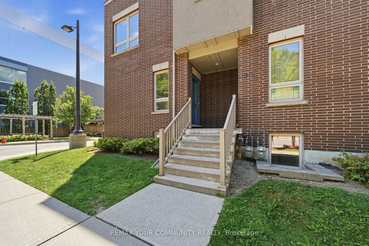 90 Caledonia Park Road 2 — photo 1