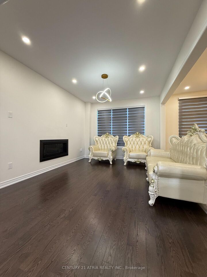 Property Photo:  345 Silk Twist Drive  ON L9N 1R8 