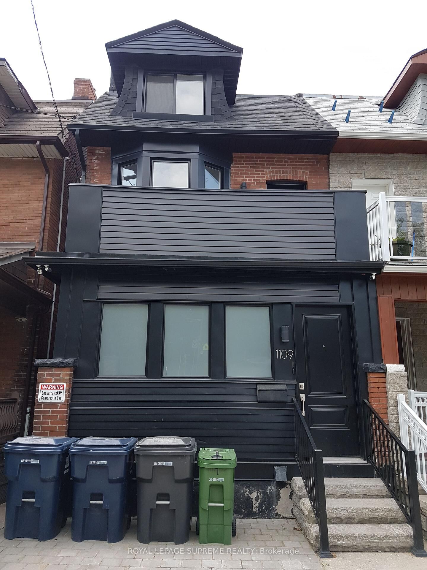 Property Photo: 1109 Davenport Road One ON M6G 2C3