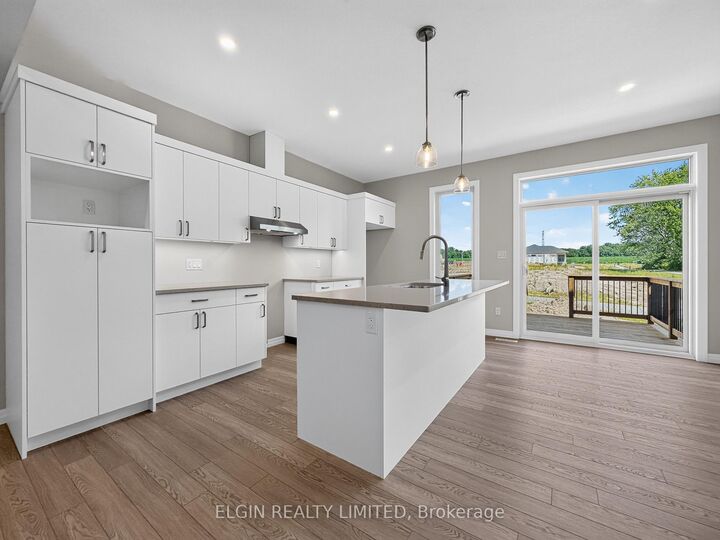 Property Photo:  40 Finch Street  ON N4G 0L9 