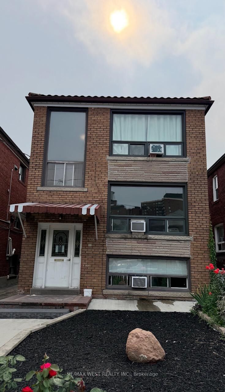 Property Photo:  108 Kirknewton Road 2  ON M6E 3Y2 