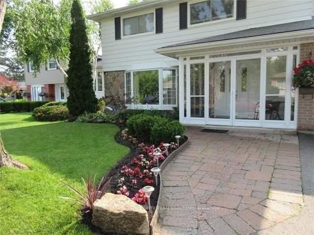 Property Photo: 54 Roberts Crescent ON L6W 1G8