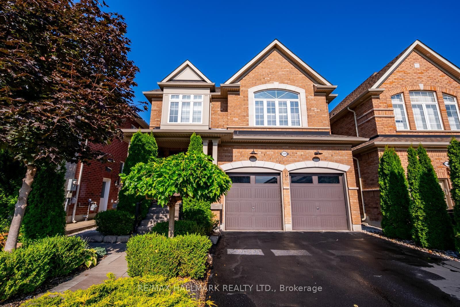 Property Photo: 124 Bonnie Braes Drive ON L6Y 0W7