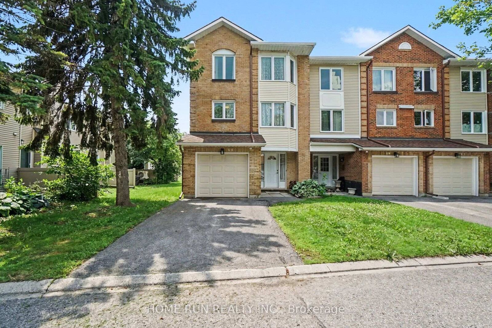 Property Photo:  9D Castlebrook Lane  ON K2G 5G1 