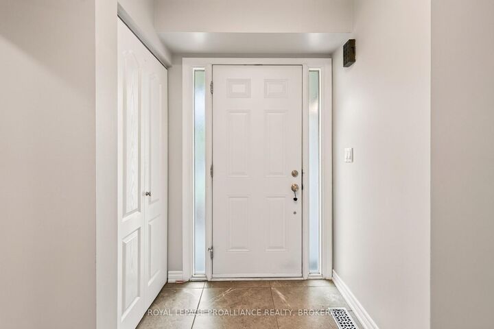 Property Photo: 1093 Bauder Crescent ON K7P 1M6