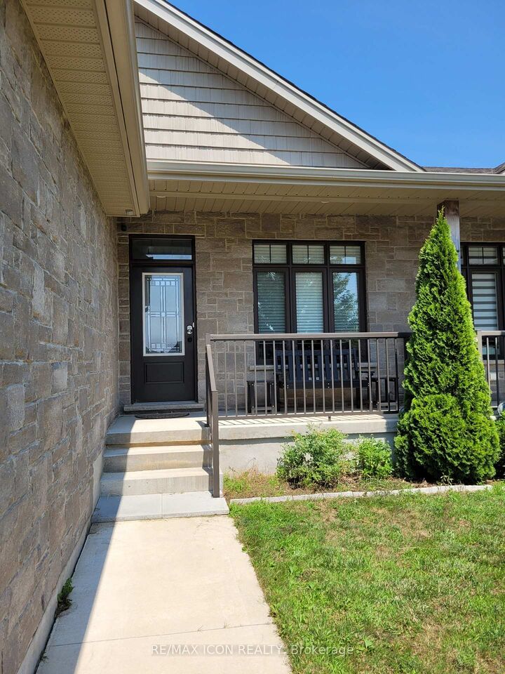 Property Photo: 355 Northport Drive ON N0H 2C8
