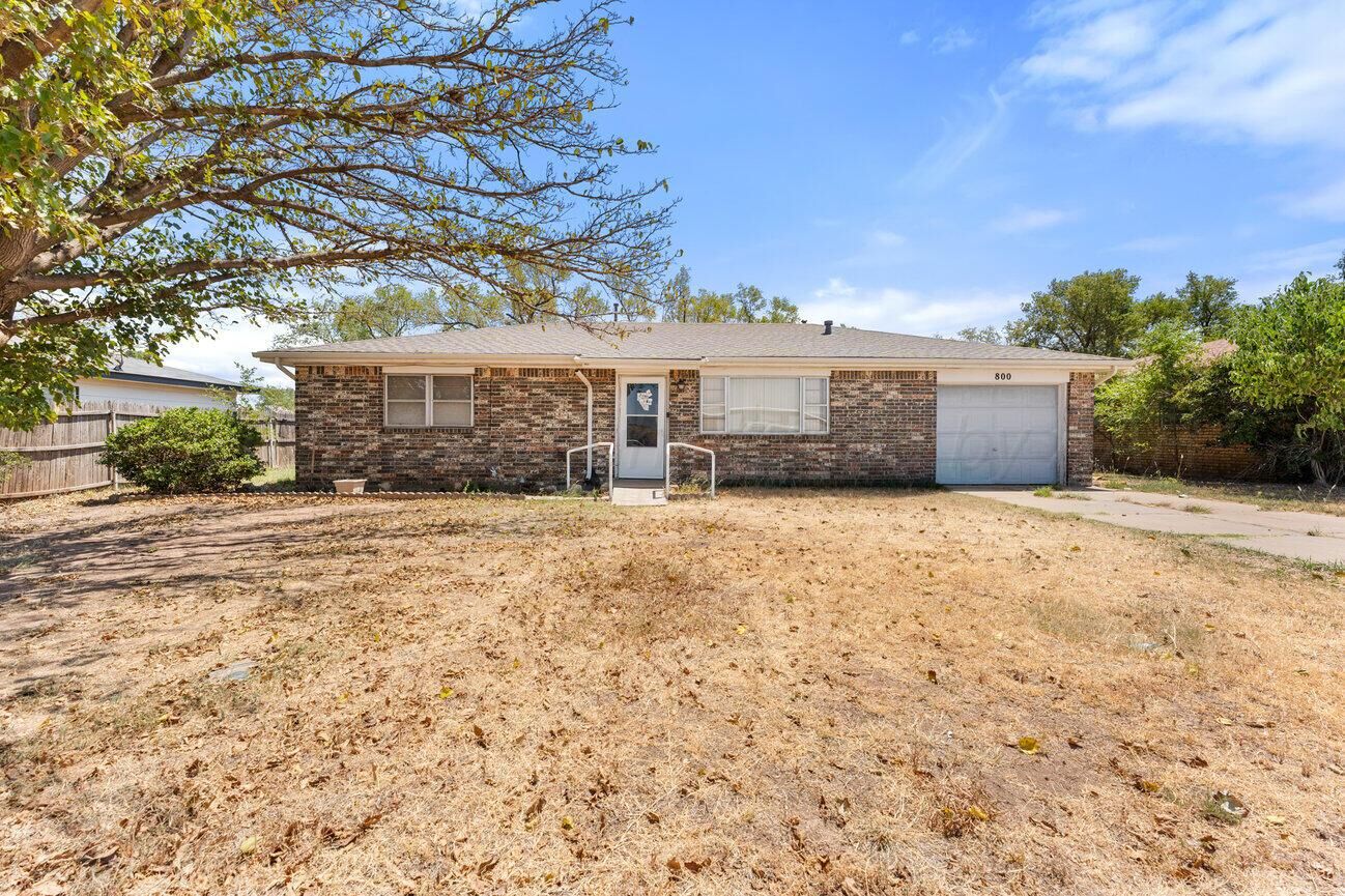 Property Photo: 800 N Arizona Street TX 79079