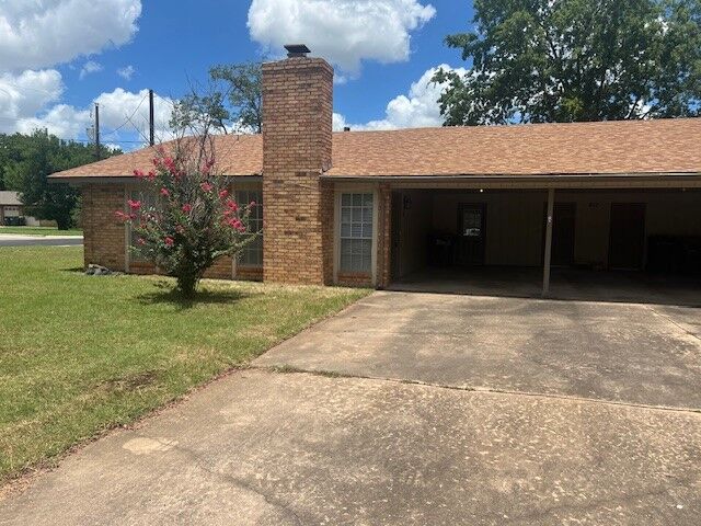 Property Photo: 812 Ranch Road A TX 78628