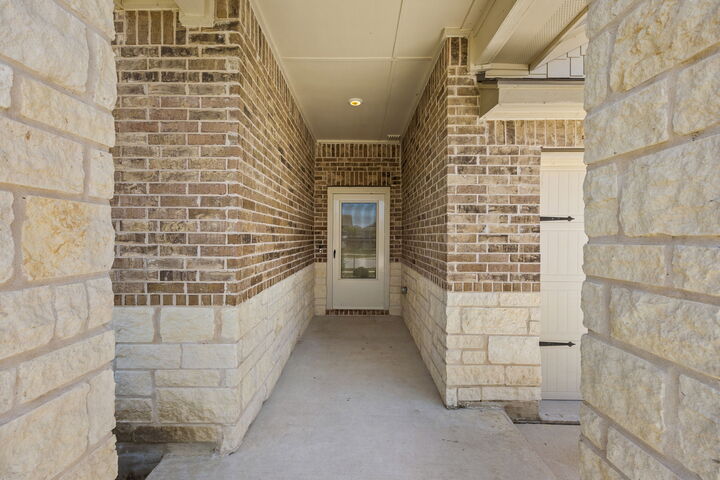 Property Photo: 144 Onna Street TX 76574