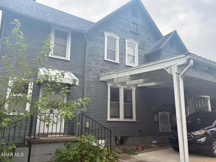 Property Photo:  415 E Penn Street  PA 15522 