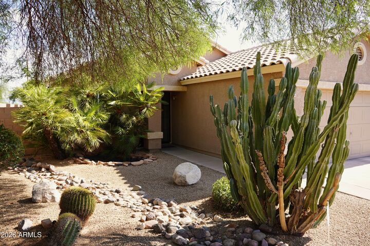 Property Photo: 10705 W Montecito Avenue AZ 85037
