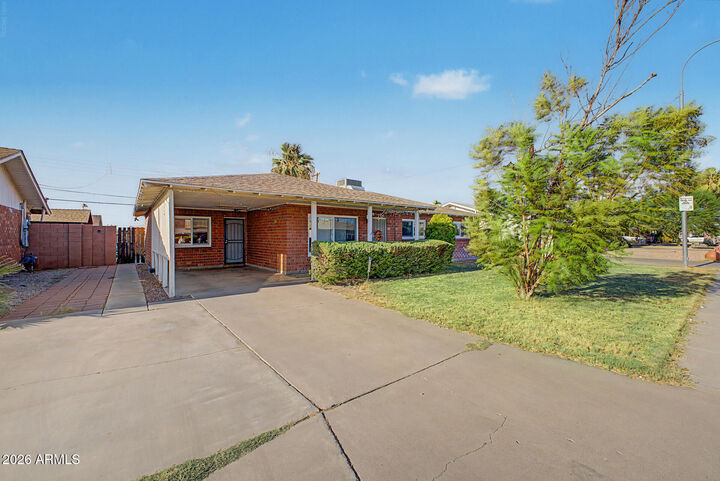 Property Photo: 4250 W Keim Drive AZ 85019