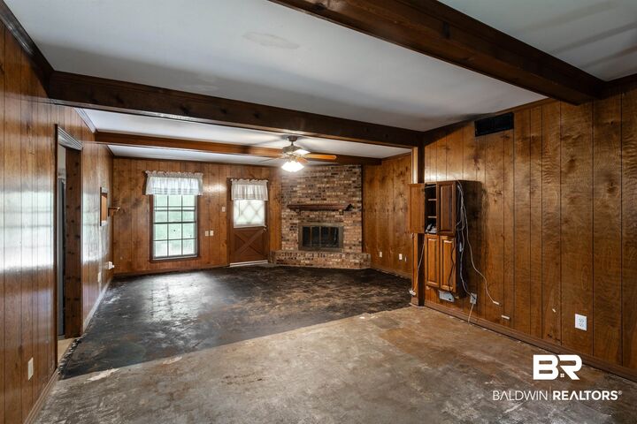 Property Photo: 536 Woodlore Drive AL 36611