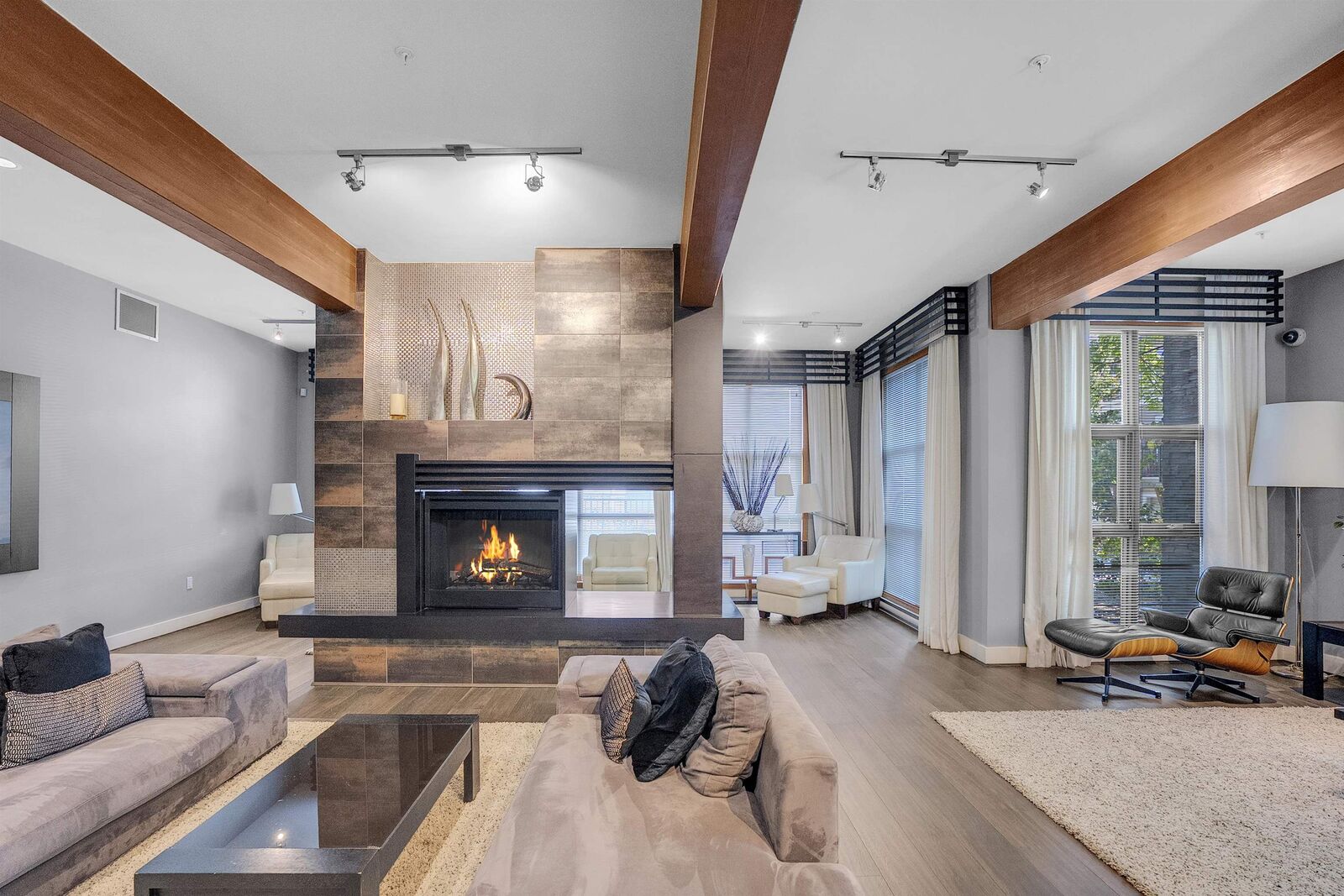 Property Photo: 6671 121 Street 101 BC V3W 1T9