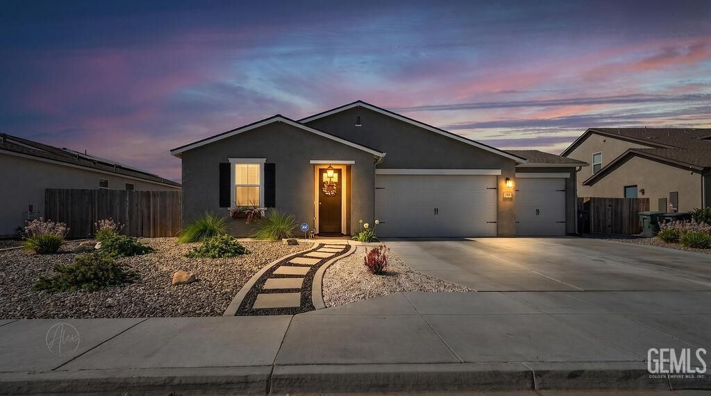Property Photo:  7717 Ridge Forest Drive  CA 93313 