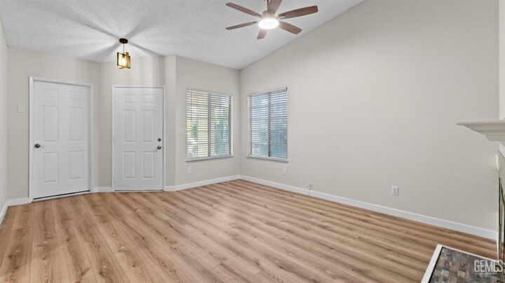 Property Photo: 2004 Ocean View Drive CA 93307