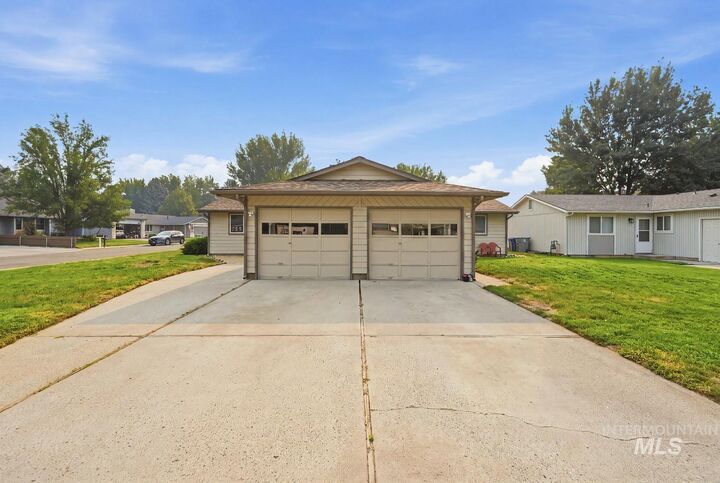 Property Photo: 1610/1612 S Londoner Ave ID 83706