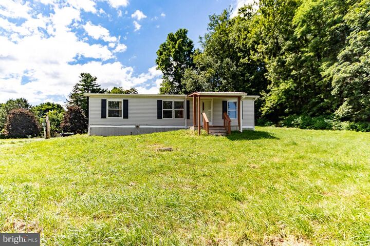 Property Photo: 4280 Pam Lane Lane PA 16686