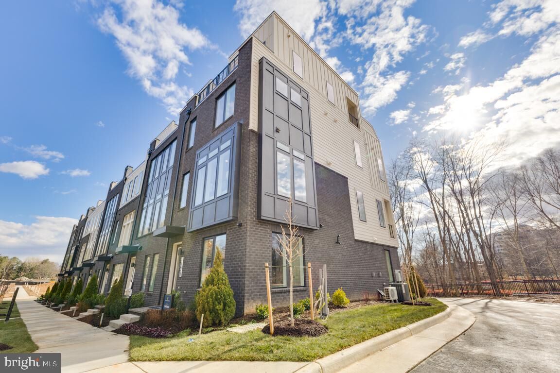 Property Photo:  11589 Patriotic Lane  VA 20190 