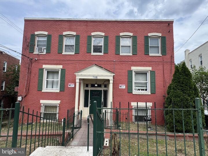 Property Photo:  3146 Buena Vista Terrace SE  DC 20020 