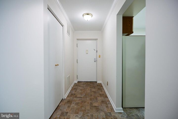 Property Photo:  117 Castletown Road 301  MD 21093 
