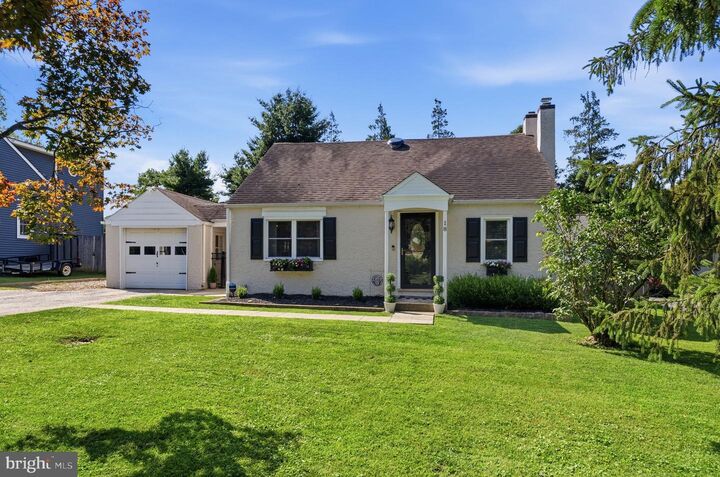 Property Photo: 18 Buttonwood Avenue PA 19355