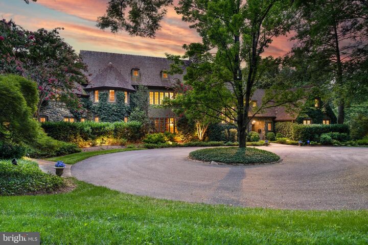Property Photo: 102 Cotswold Road MD 21210