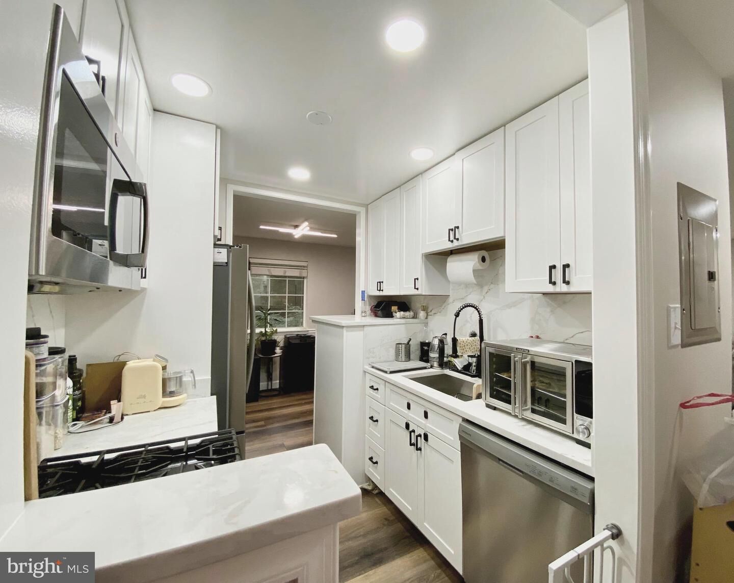 Property Photo: 1533 Colonial Drive T2 VA 22192