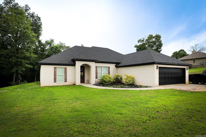 Property Photo:  2072 Creekwood Circle  AR 72011 