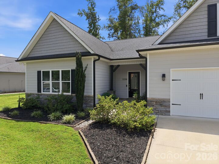 Property Photo:  1234 Stonewyck Drive  NC 28146 