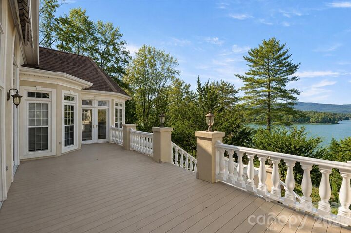 Property Photo:  705 Lake Club Drive  NC 28761 