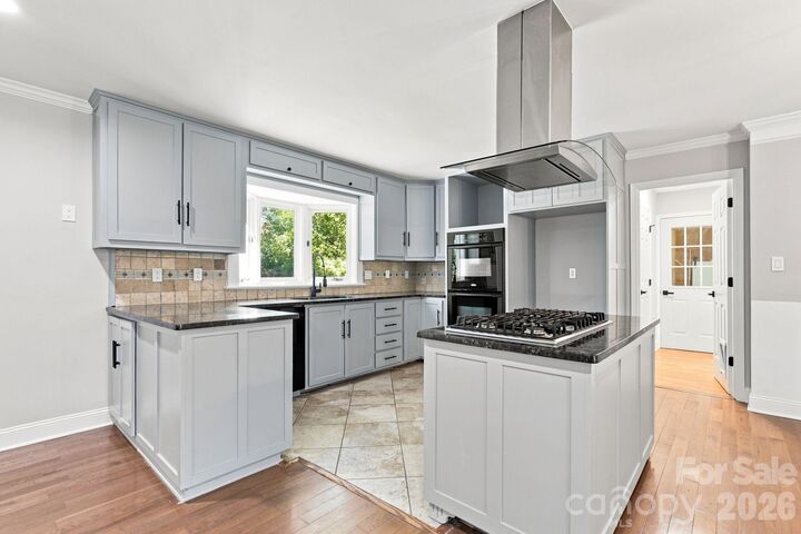 Property Photo: 9110 Raintree Lane NC 28277