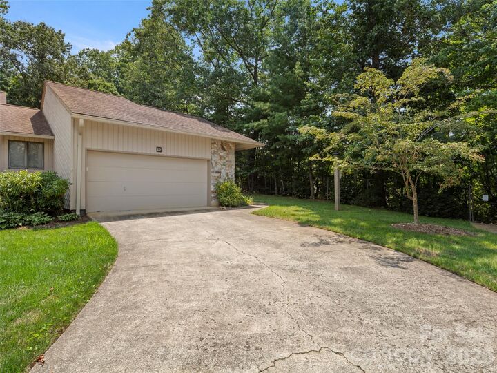 Property Photo: 132 Cloverleaf Lane NC 28803