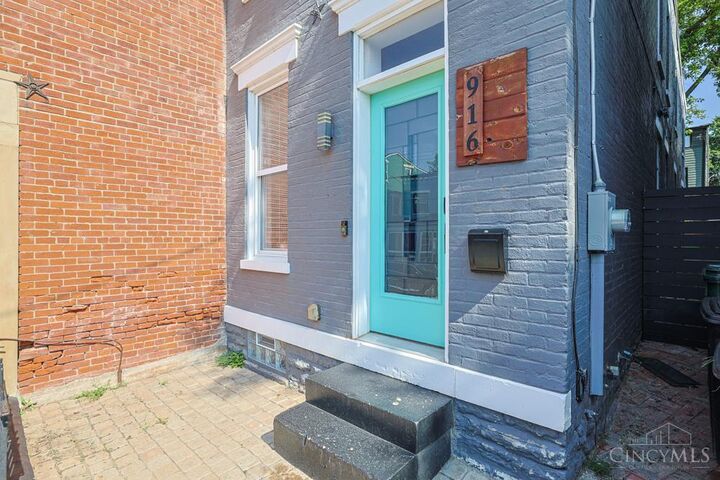 Property Photo: 916 Findlay Street OH 45214