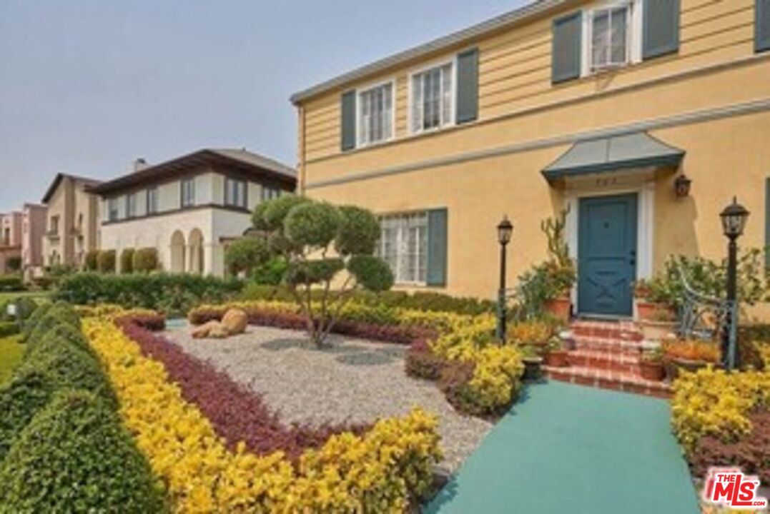 Property Photo:  701 Lorraine Blvd  CA 90005 