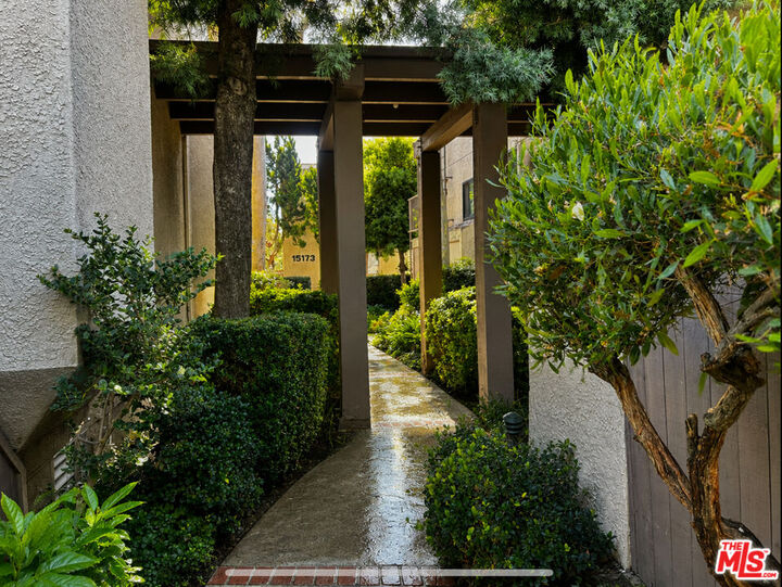 Property Photo: 15173 Magnolia Blvd, Unit E CA 91403