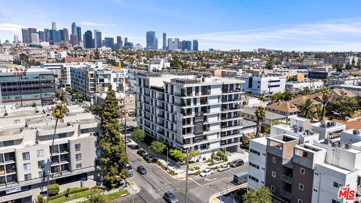Property Photo: 904 S New Hampshire Ave, Unit 309 CA 90006