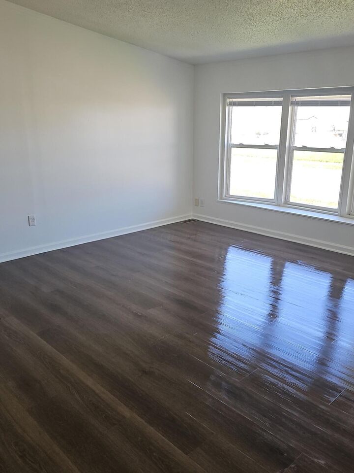 Property Photo:  215 Rona Boulevard  OH 43062 