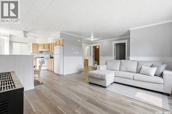 Property Photo: 157 4th Street W SK S0M 2K0