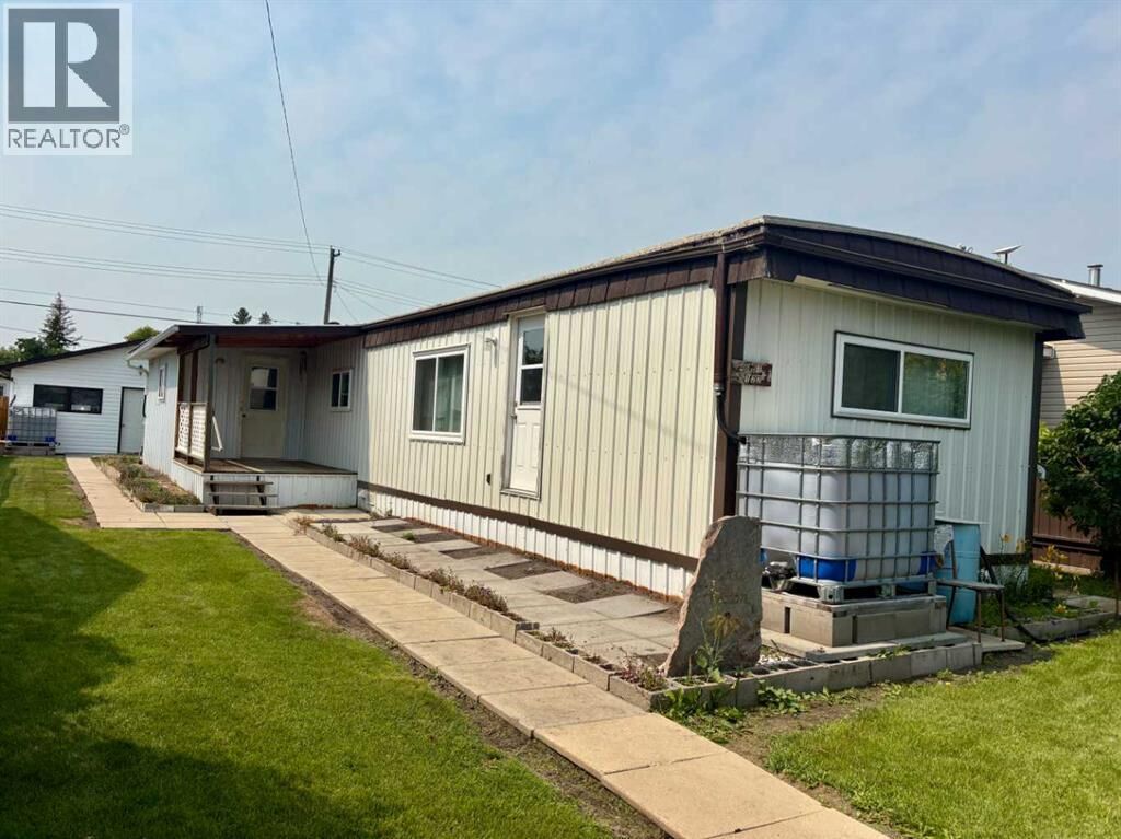 Property Photo:  5122 46 Street  AB T0B 2W0 