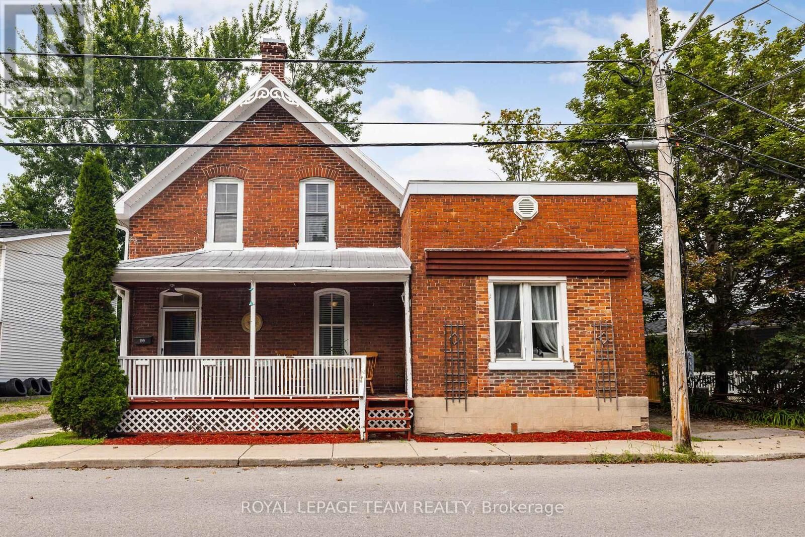 Property Photo:  199-201 William Street  ON K7C 1X2 