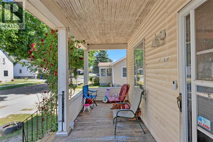 Property Photo:  106 St. George Street  ON N7M 4P4 